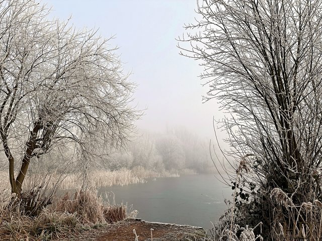 Icy-lake-HD.jpg
