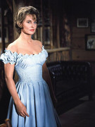 Lola-Albright-a96