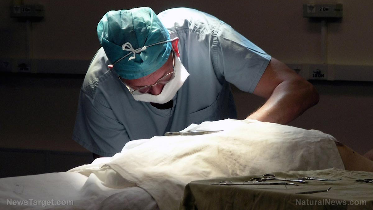 Doctor-Surgeon-Operate-Hospital-2