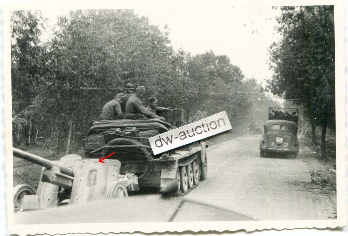 SdKfz Halbkette mit Geschütz