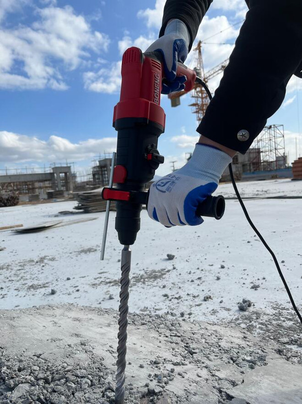 good performance of drilling into concrete