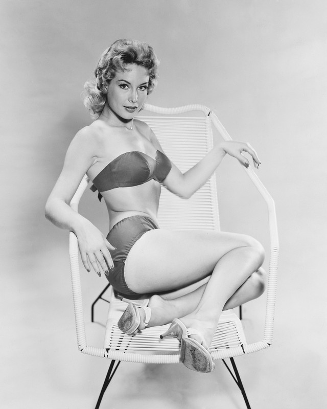 Barbara_Eden_b83