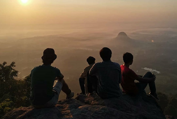Gunung Munara, wisata gunung di Bogor yang cocok untuk camping.
