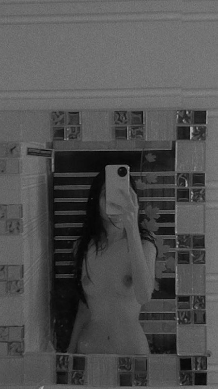 photo 6109135832741957729 y