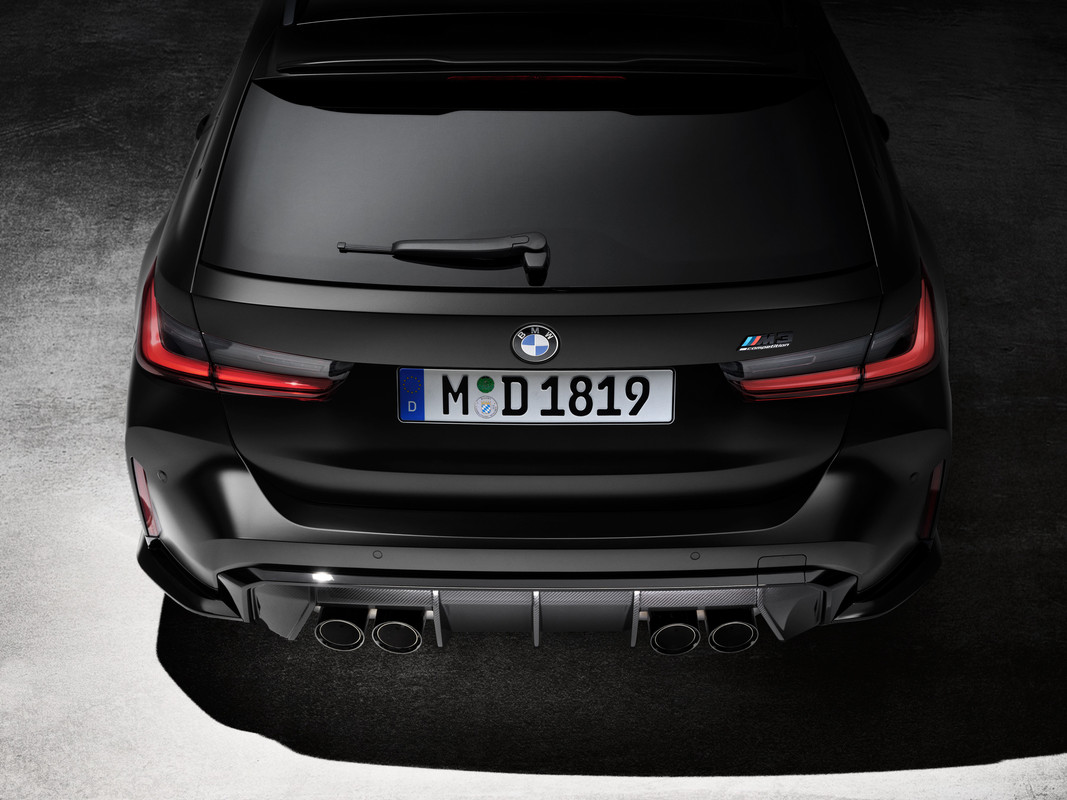 P90468276_highRes_the-first-ever-bmw-m