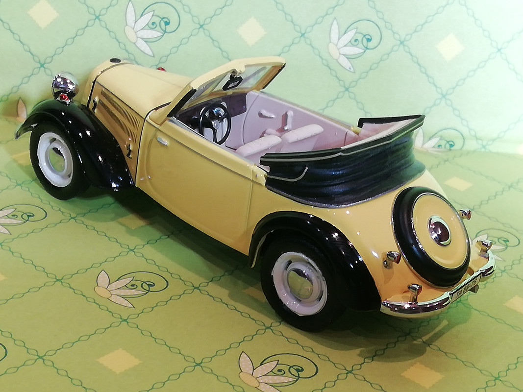 IFA F8 Cabriolet.  4