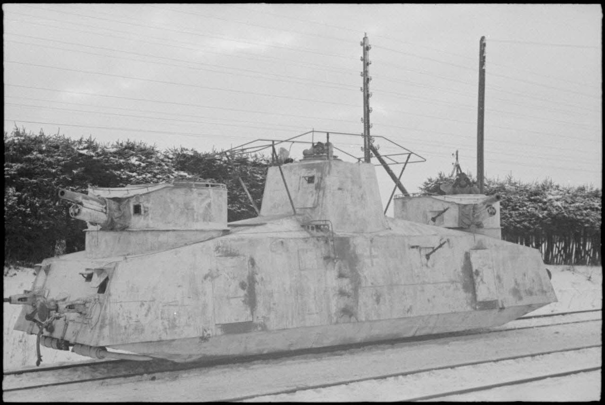 Eléments d'un train blindé MBV D-2 d'origine soviétique employé contre les partisans.1