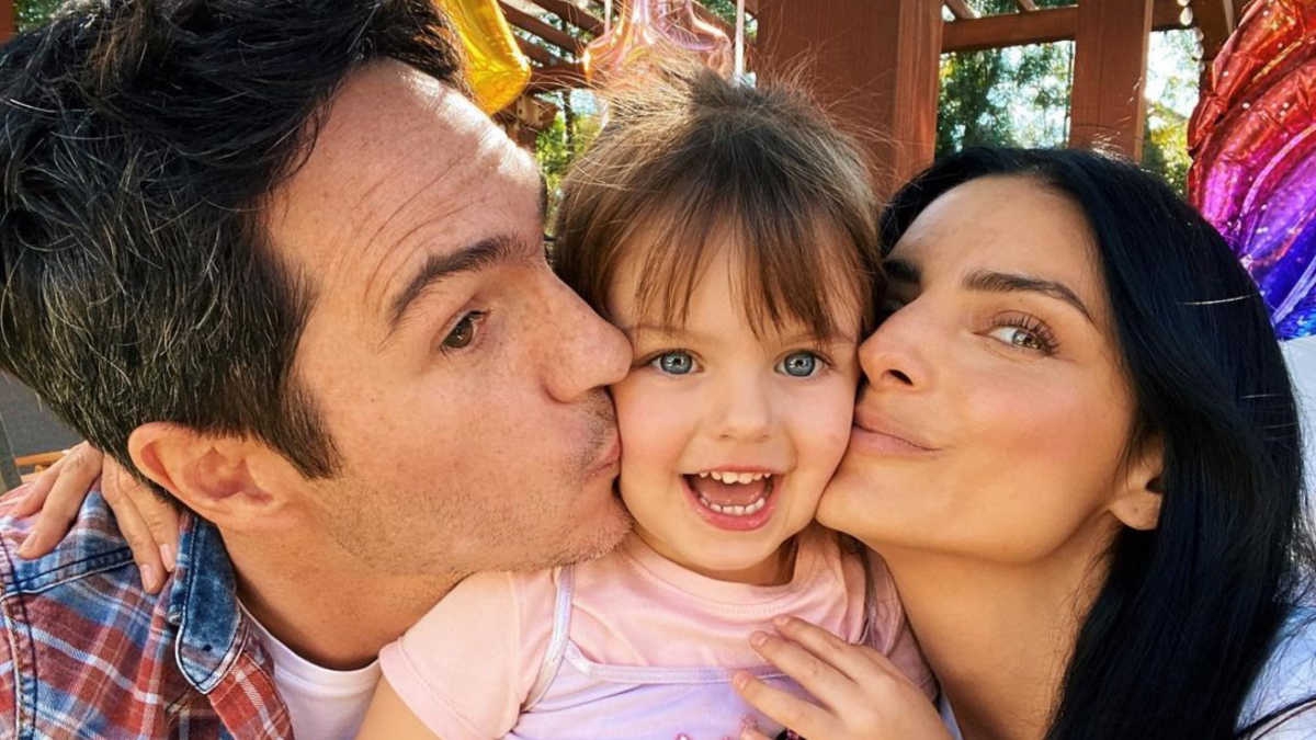 Aislinn Derbez y Mauricio Ochman aparecen juntos por este tierno motivo