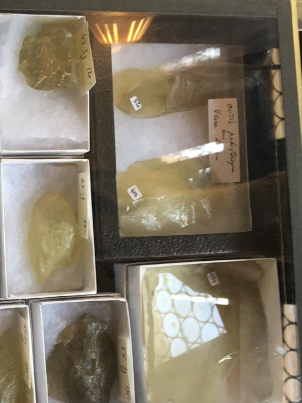 Lechatelierite - Page 3 E4-D2-F25-C-63-D2-4088-88-CA-F96-F839-F1-DFE