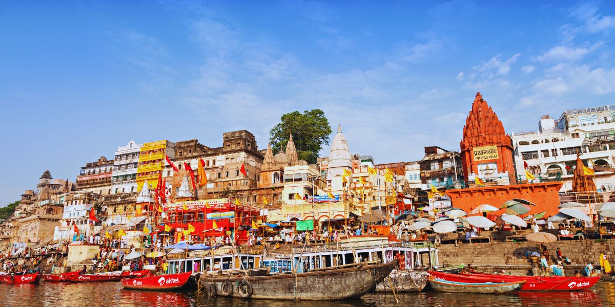 Varansi sightseeing tour by luxury bus