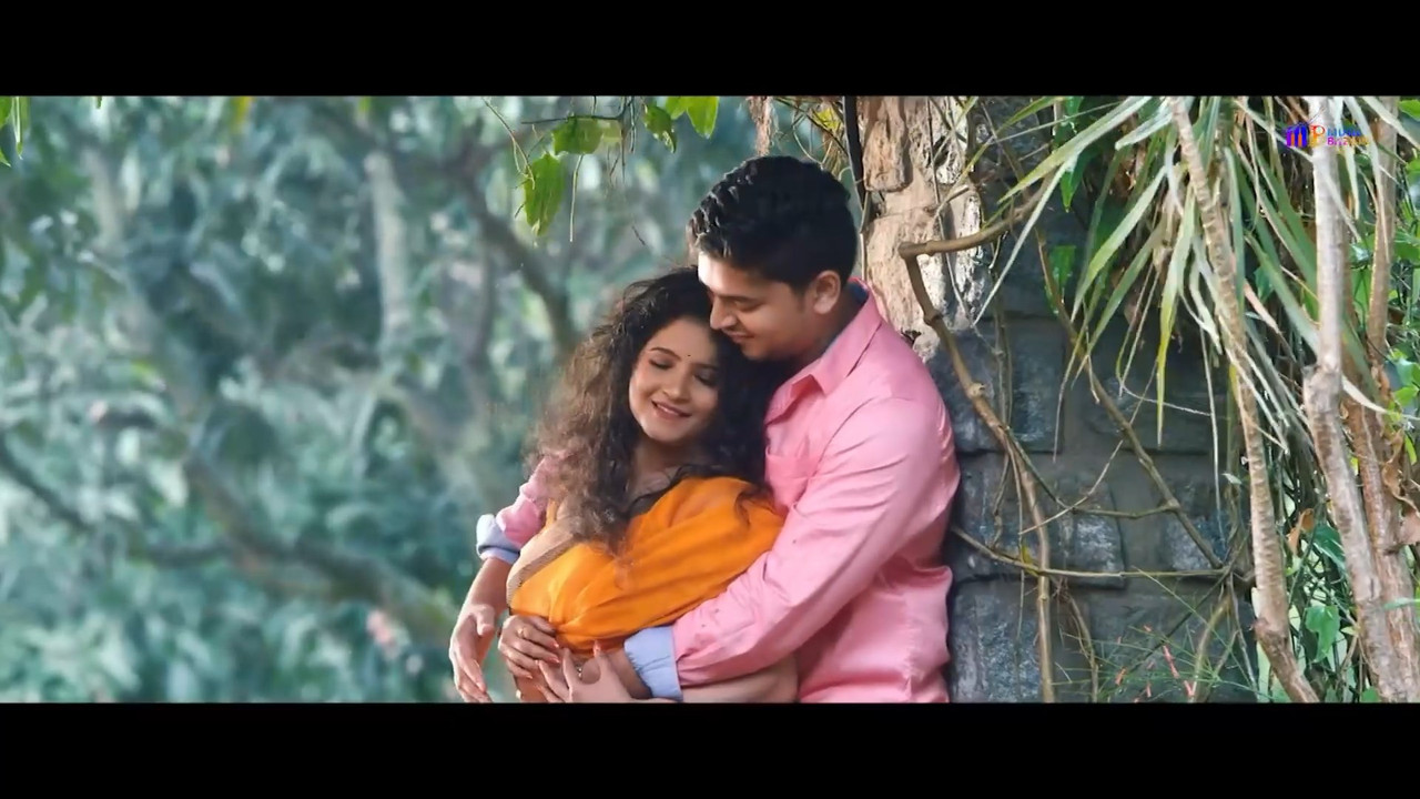 Shubha Poonja  Hot Scenes from an old tulu movie.mp4_snapshot_05.44.221