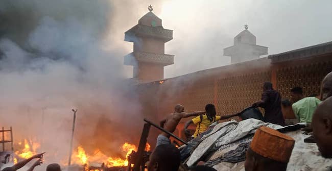 Fire-razes-auto-spare-parts-market-in-Ibadan