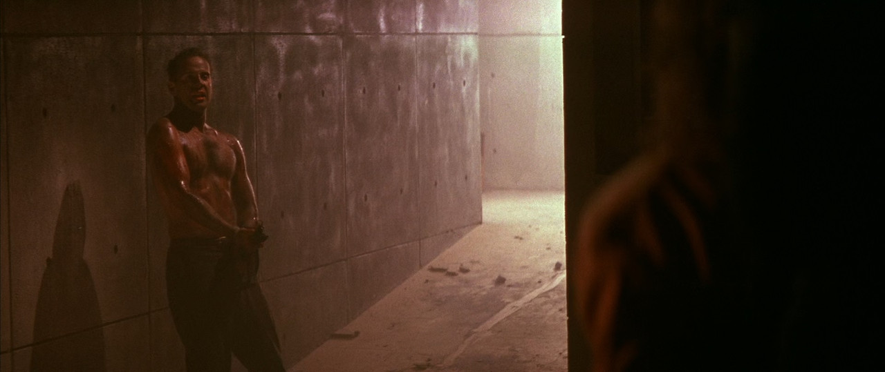 Die Hard 1988 (1080p x265 10bit Tigole).mkv_snapshot_02.00.39_[2