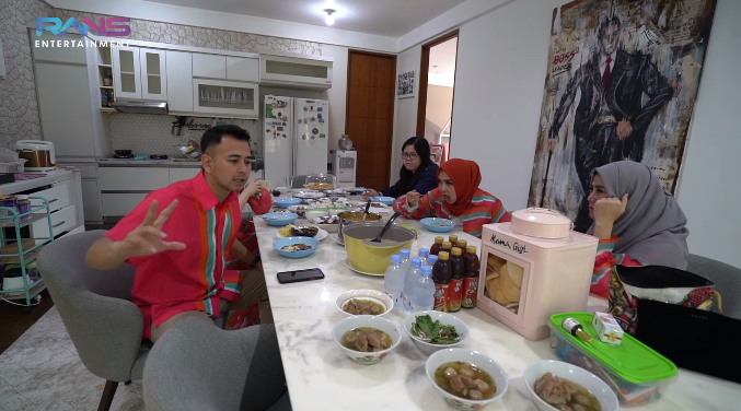 Raffi Ahmad belum sempat menceritakan kejadian soal 'didatangi' Sapri kepada Ruben Onsu 