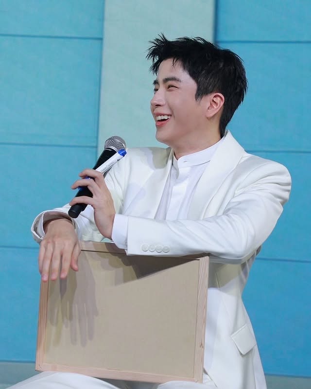 gal-9790926-20250519010256-40c29e8