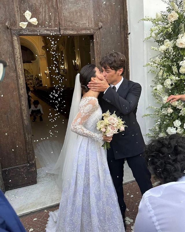 Alessandra Mastronardi sposa romantica in Armani 