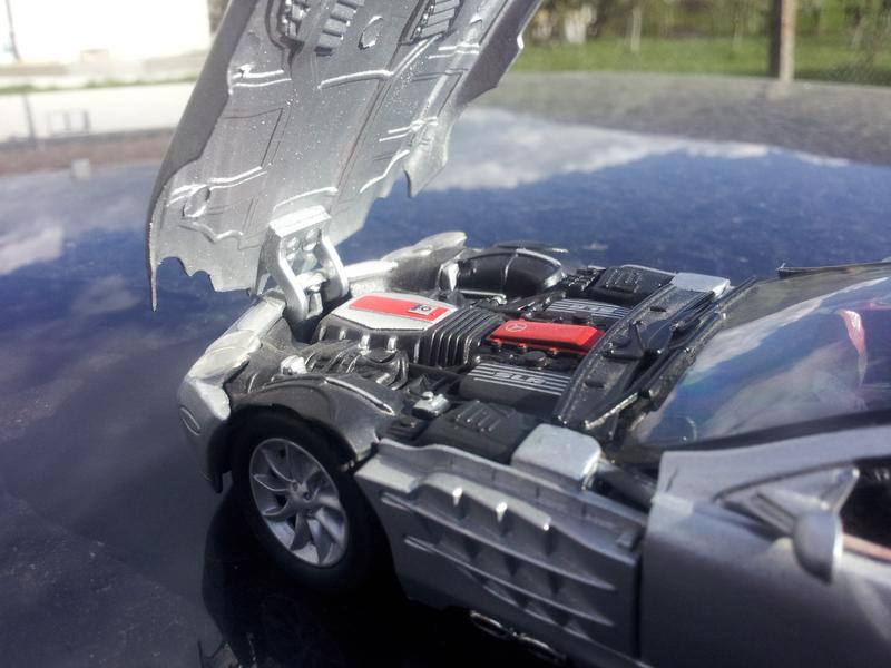 1:24 MotorMax Mercedes-Benz SLR McLaren