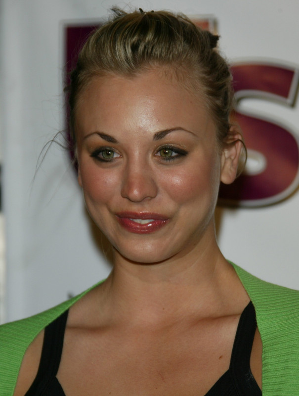 Kaley_Cuoco_-_2005_Young_Hot_Hollywood_Awards_-_13th_April__024