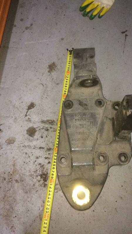 1643162 кронштейн