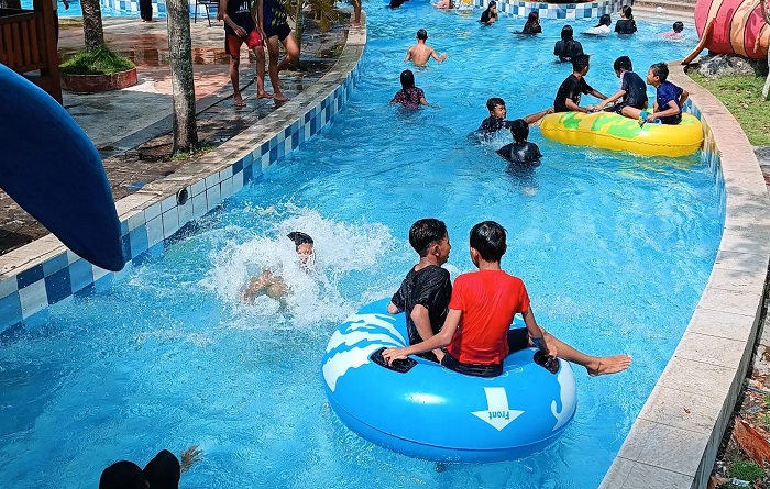 Gumul Paradise Island, rekomendasi tempat wisata di Kediri. Lokasinya dekat hotel hingga tempat sewa motor.