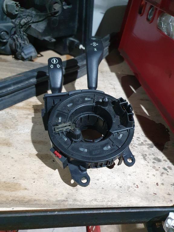 Подрулевой переключатель с улиткой руля