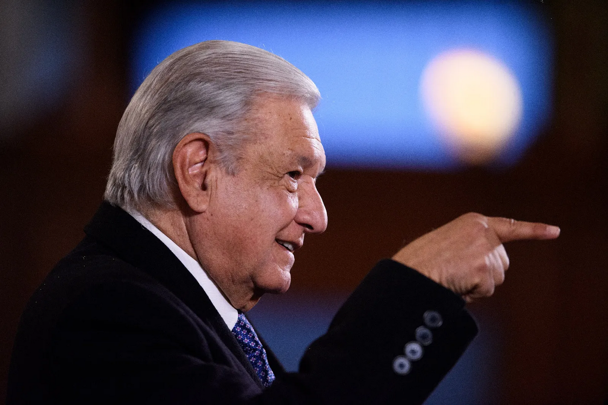 AMLO da ultimátum a Elizabeth Vilchis para que decida si va por la Alcaldía de Puebla