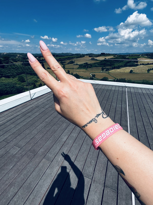 E64FFEA0-2AD5-4DE7-B4C2-6CA1FD7A014E