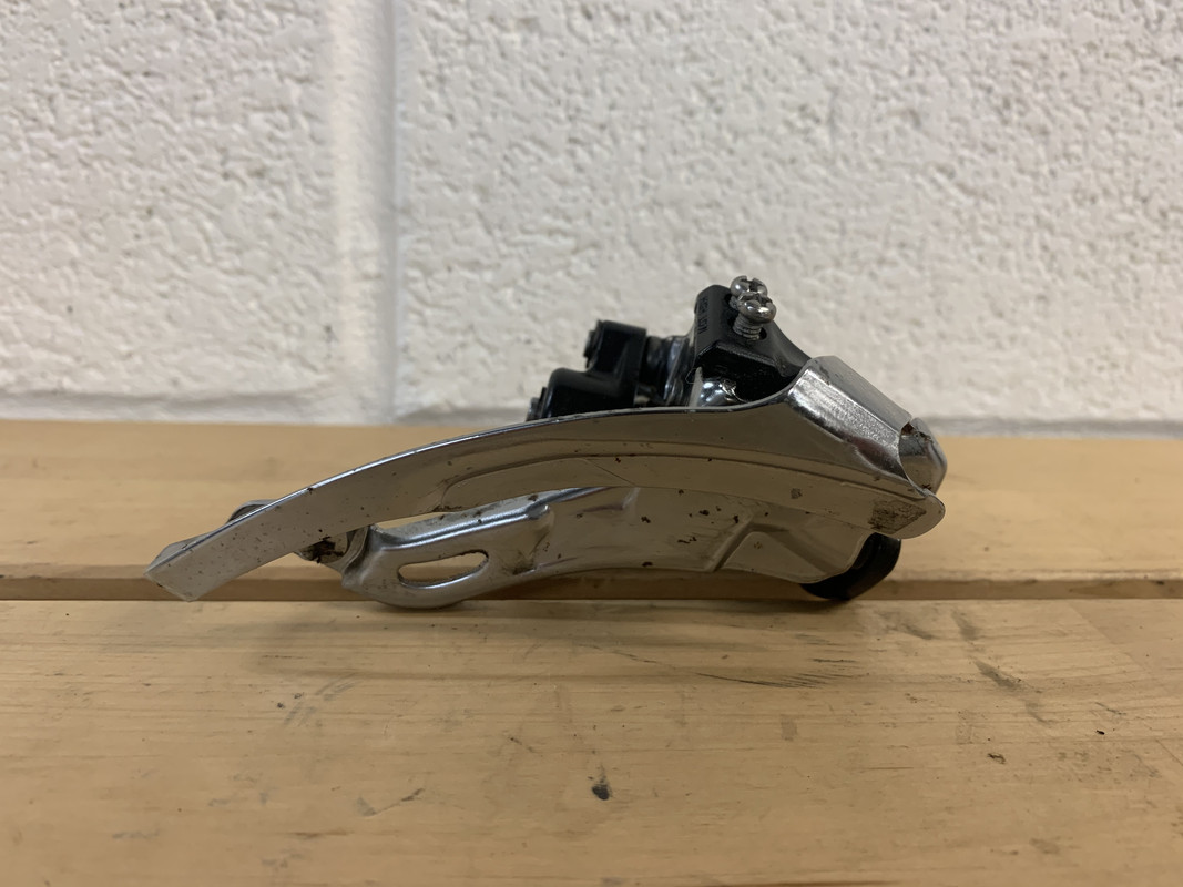 D190C4B6-2687-4E2C-8CE6-A3B8CAA61B16