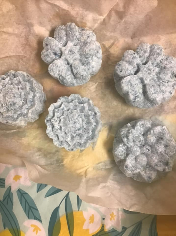 blueberry scented bath bombs