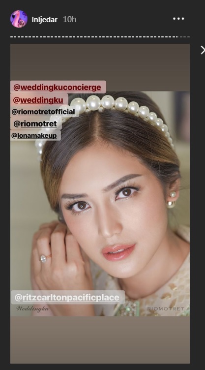 Tampilan Jessica Iskandar saat tunangan