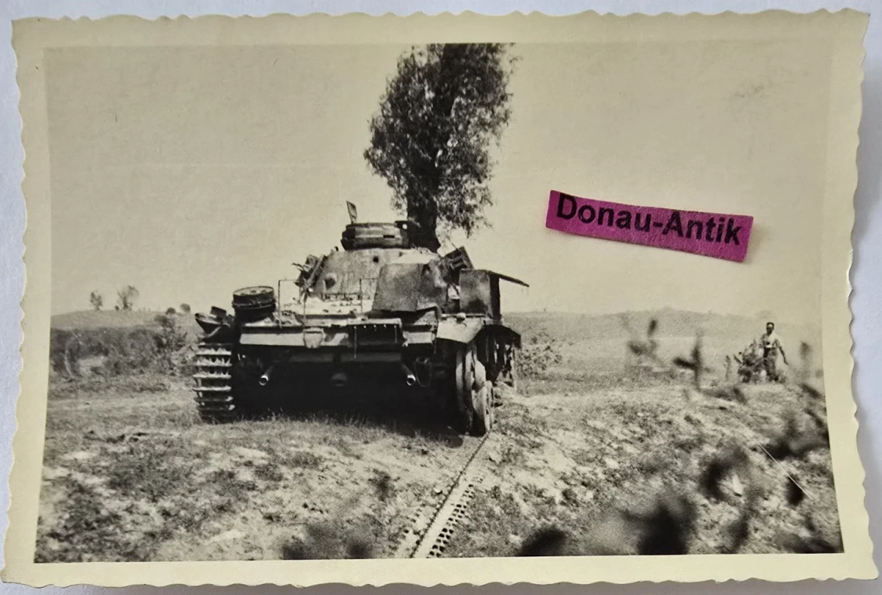 Foto Zerstörter Panzerkampfwagen III Panzer Tank Pz Kpfw III Wehrmacht 2 WK