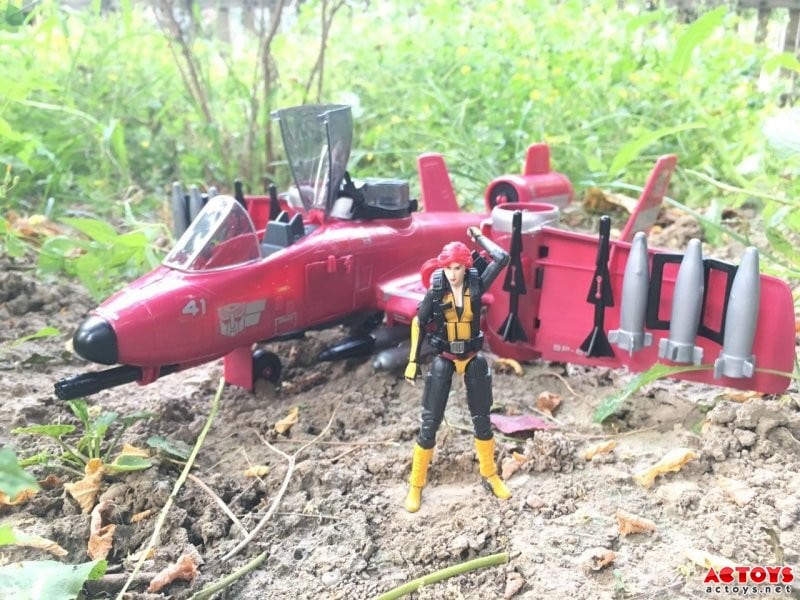 SDCC-2016-Transformers-vs-gijoe-box20