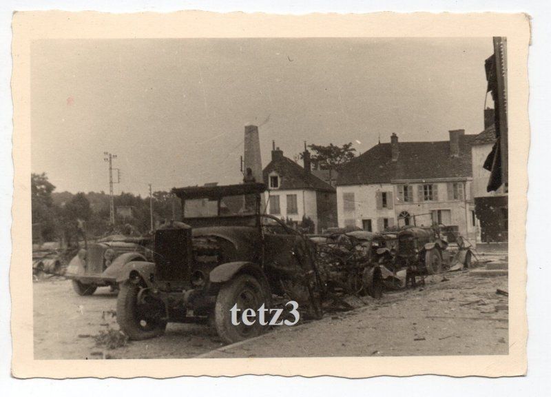 Frankreich zerst. Technik SDkfz LKW PKW Kübel Ge