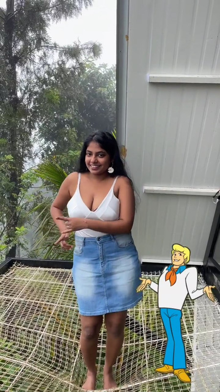 watersoul huge bouncing boobs in bikin and other outfits.mp4_snapshot_00.22.068