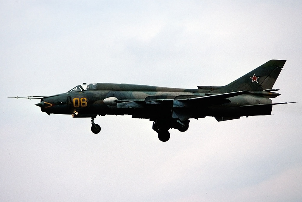 20 GvAPIB Su-17M4 06 yellow_15206 (2)