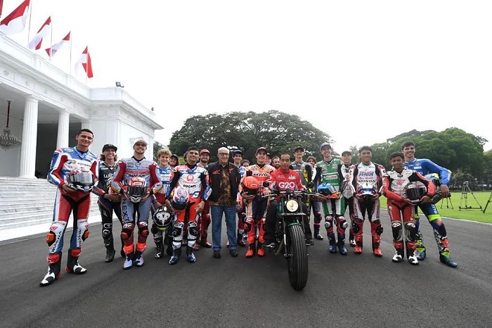 Momen Presiden Joko Widodo dan sejumlah pembalap MotoGP di Istana Negara.