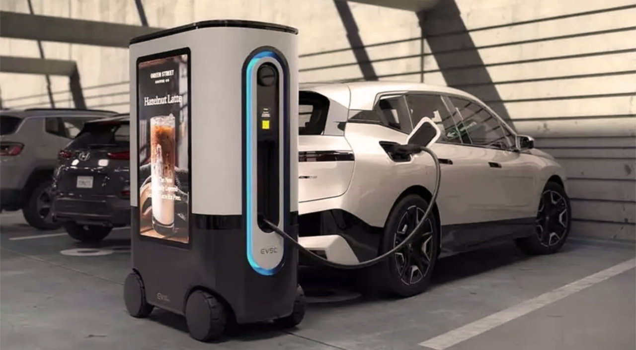 Ziggy, il caricabatteria robotizzato che riserva il parcheggio alla tua auto elettrica e ti mostra gli annunci durante la ricarica