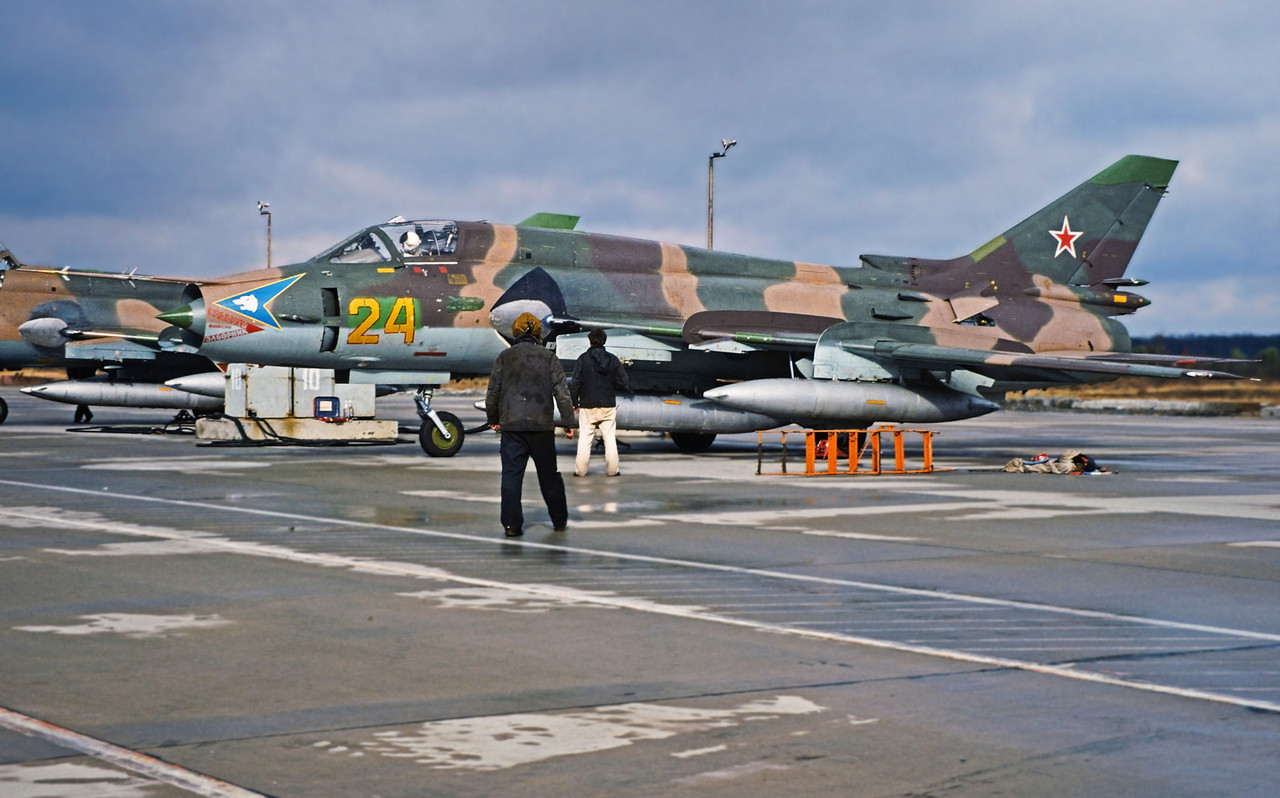 20 GvAPIB Su-17M4 24 yellow_14816 (11)