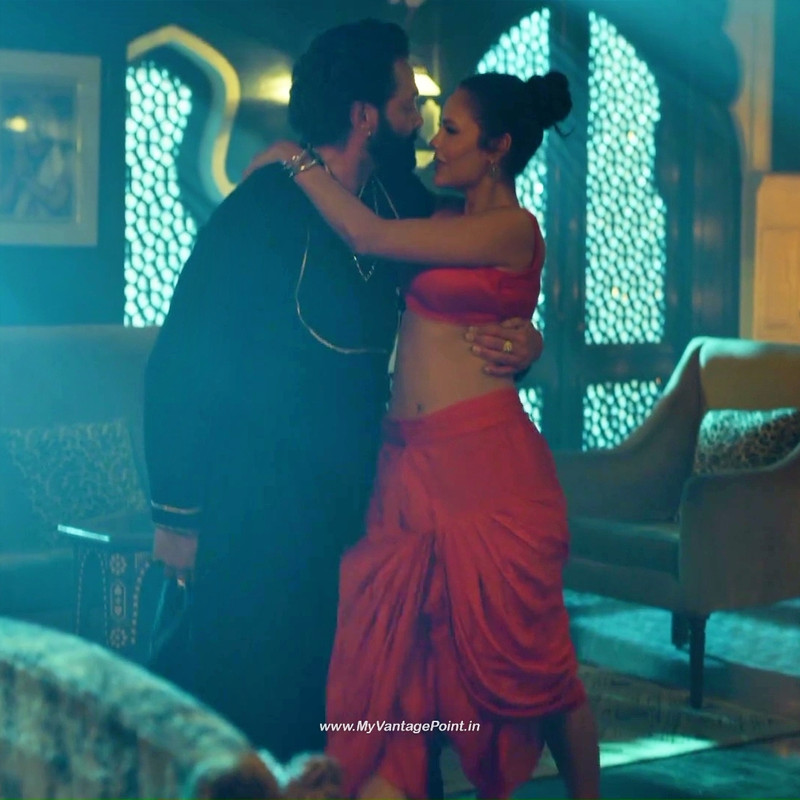 35Esha Gupta Hot in Aashram Web Series