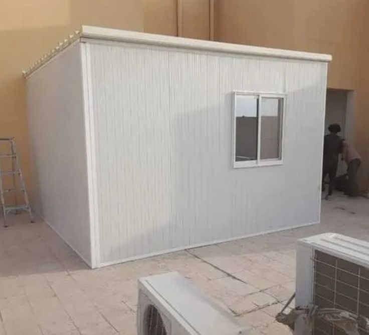 ألواح ساندوتش بانل للاستخدام في الإنشاء والعزل
