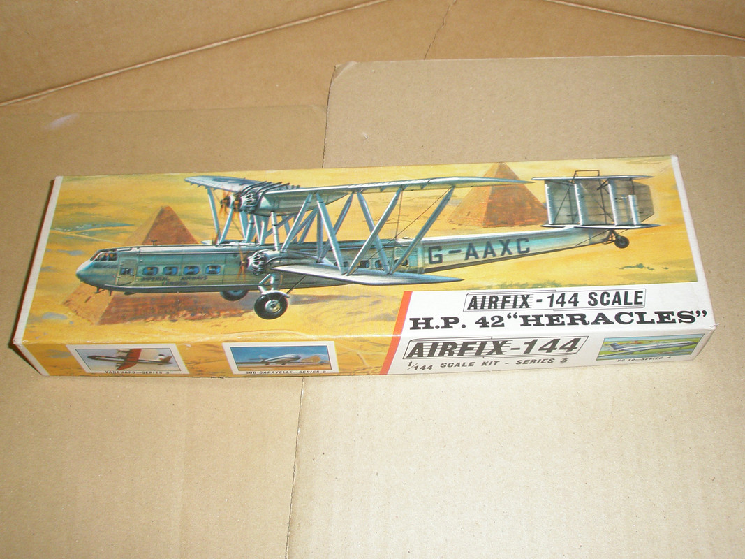 Airfix HP 42