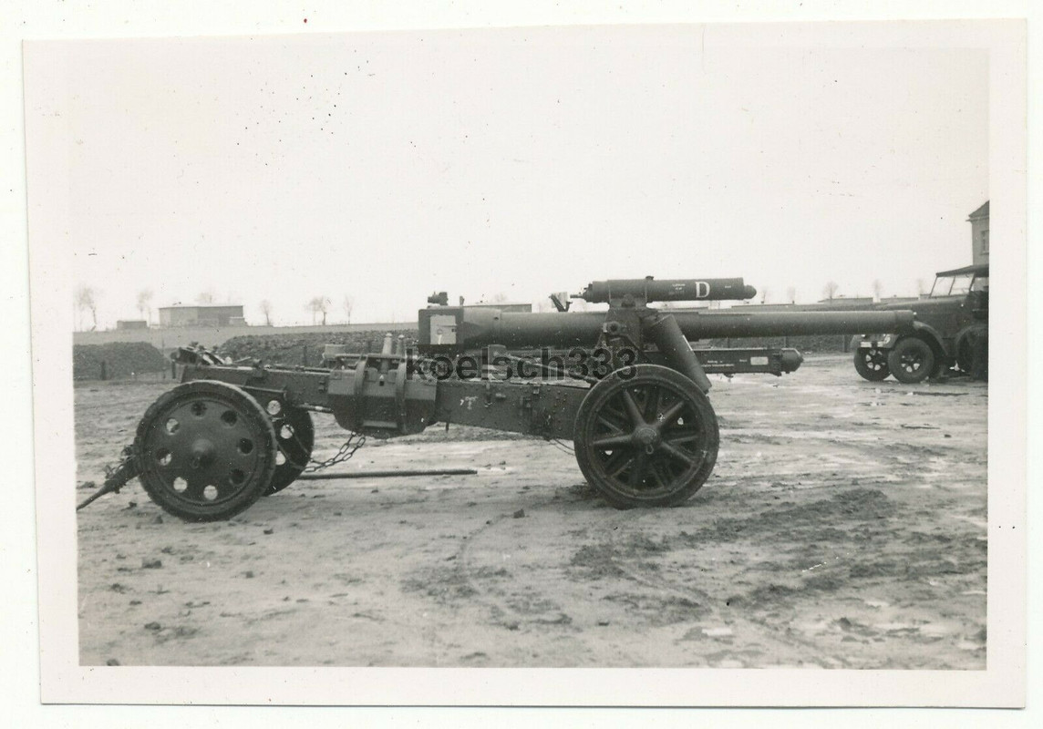 Foto schwere Feldhaubitze 18 in Marschstellung Wehrmacht Artillerie Geschütz