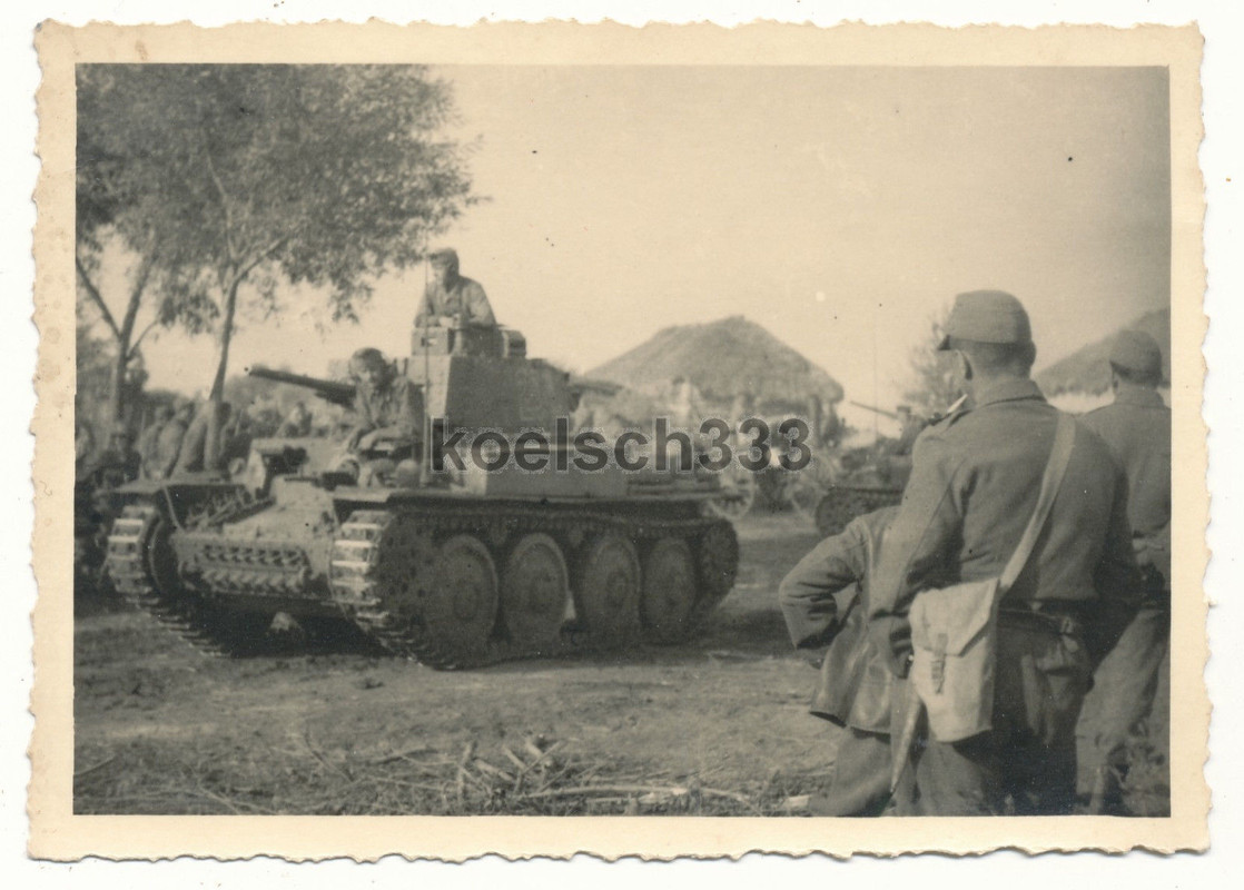 Foto Panzer 38(t) ungarische Soldaten Archangelskoje 168. ID Ostfledzug Ukraine