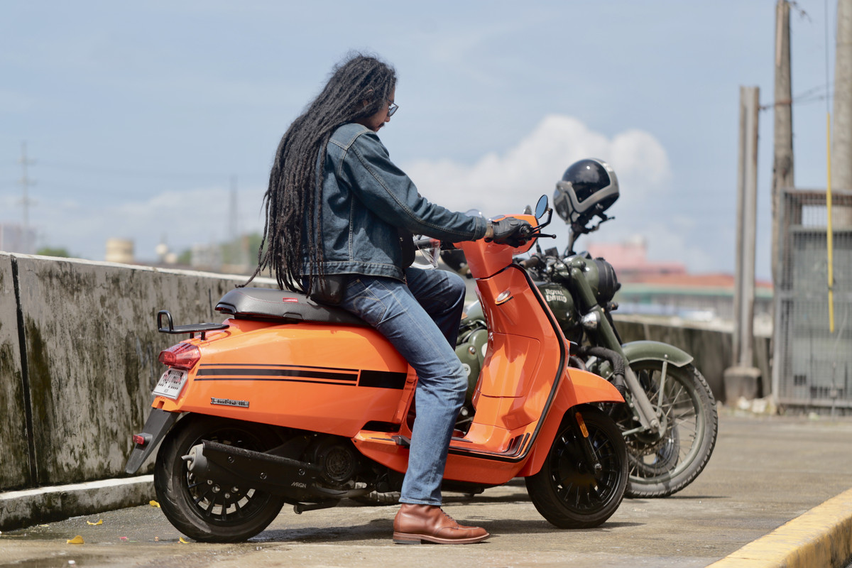 2AAE9D89-B014-4695-A21E-F2742130989E