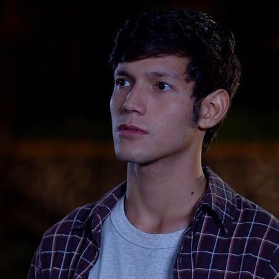 Naufal Samudra, aktor sinetron Mermaid in Love ditetapkan sebagai tersangka kasus penyalahgunaan narkoba.