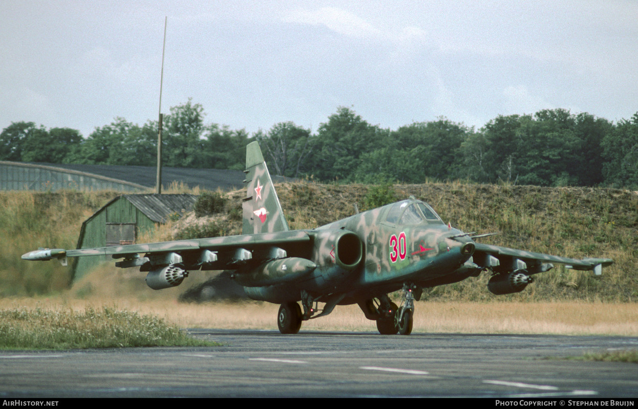 357 OSHAP Su-25 30 Red (cn ) 29.08.91_3