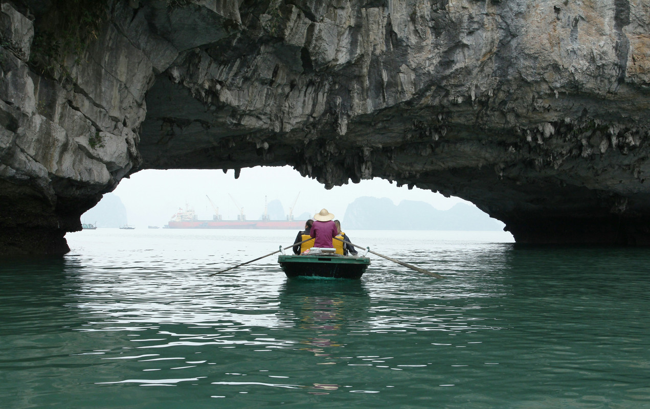  Thien Cung Cave