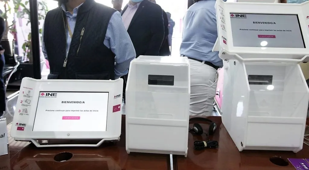 Elecciones 2023: Alista INE urnas electrónicas para voto en EU y Canadá