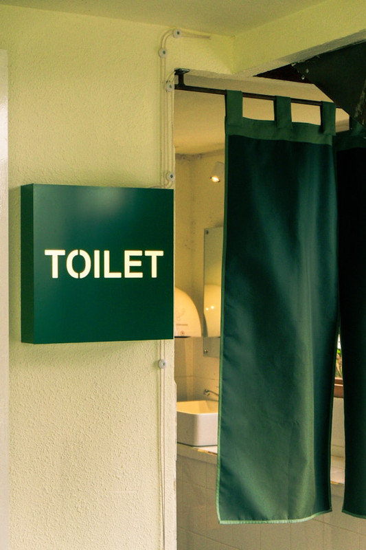 toilet.jpg