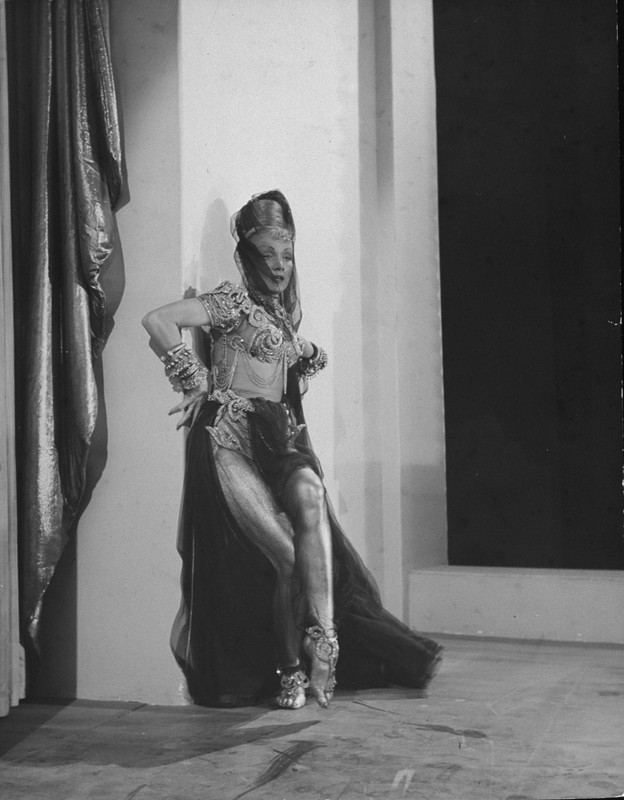 Marlene_Dietrich_d18